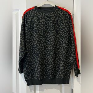 White Fox x Sarah’s Day Activewear camo crew neck sweatshirt size S